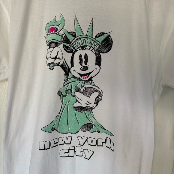 Disney New York City Glitter Minnie Mouse Statue of Liberty T-shirt NWT - Picture 2 of 2